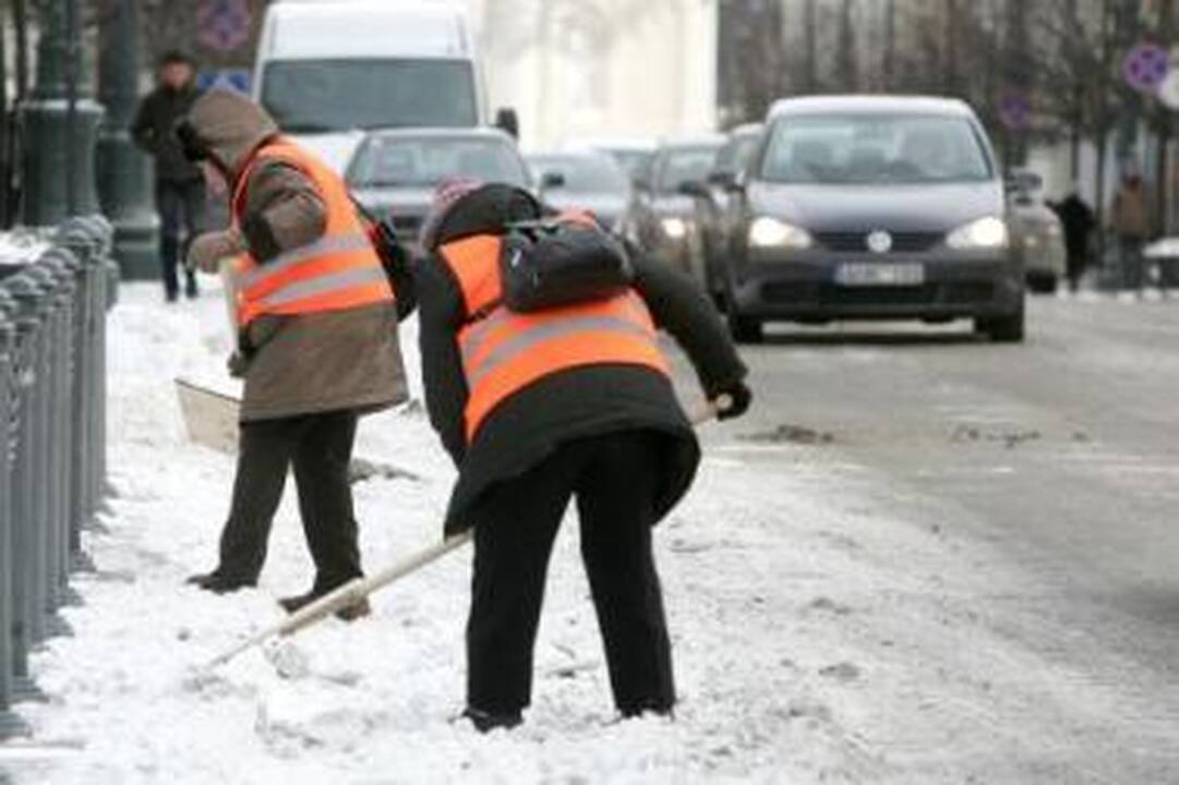 Dvi minimalaus atlyginimo pakėlimo pusės: yra pliusų, yra ir minusų