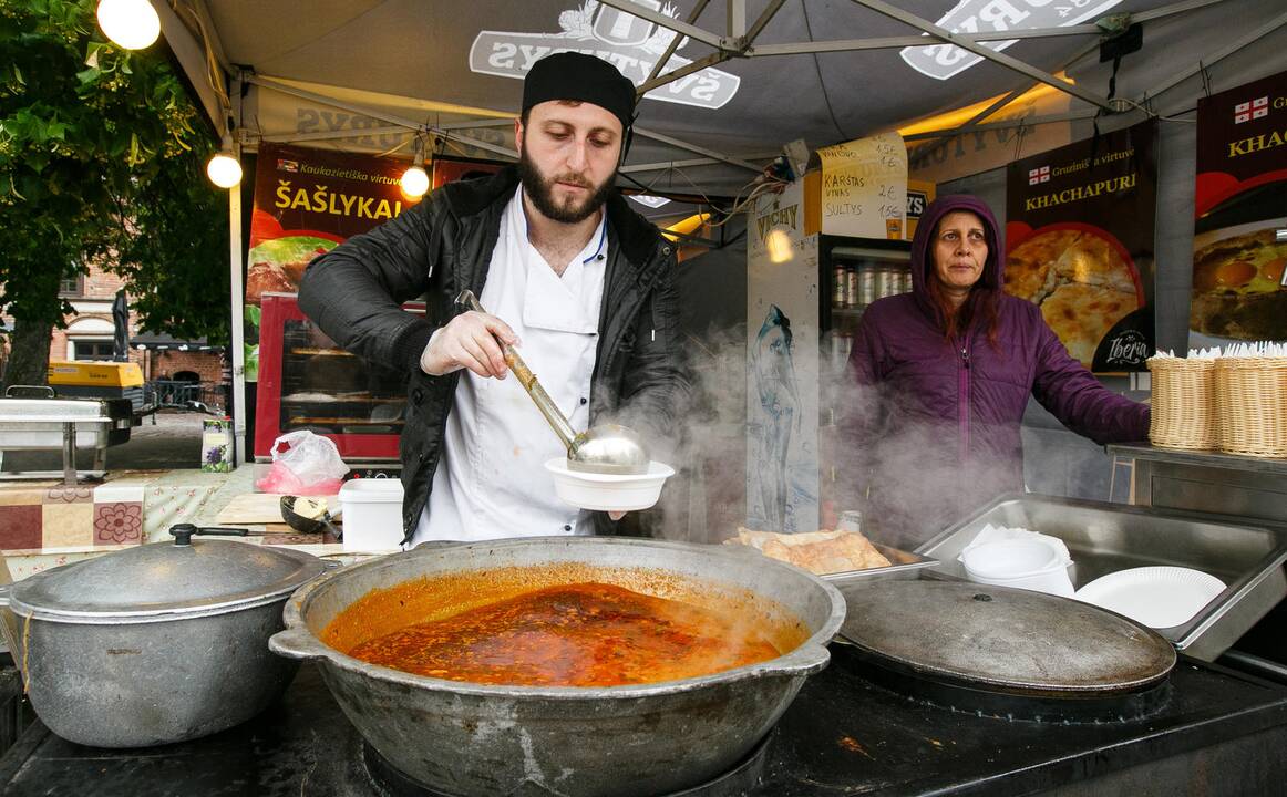 Maisto festivalis "Skanaus" lietingą šeštadienį