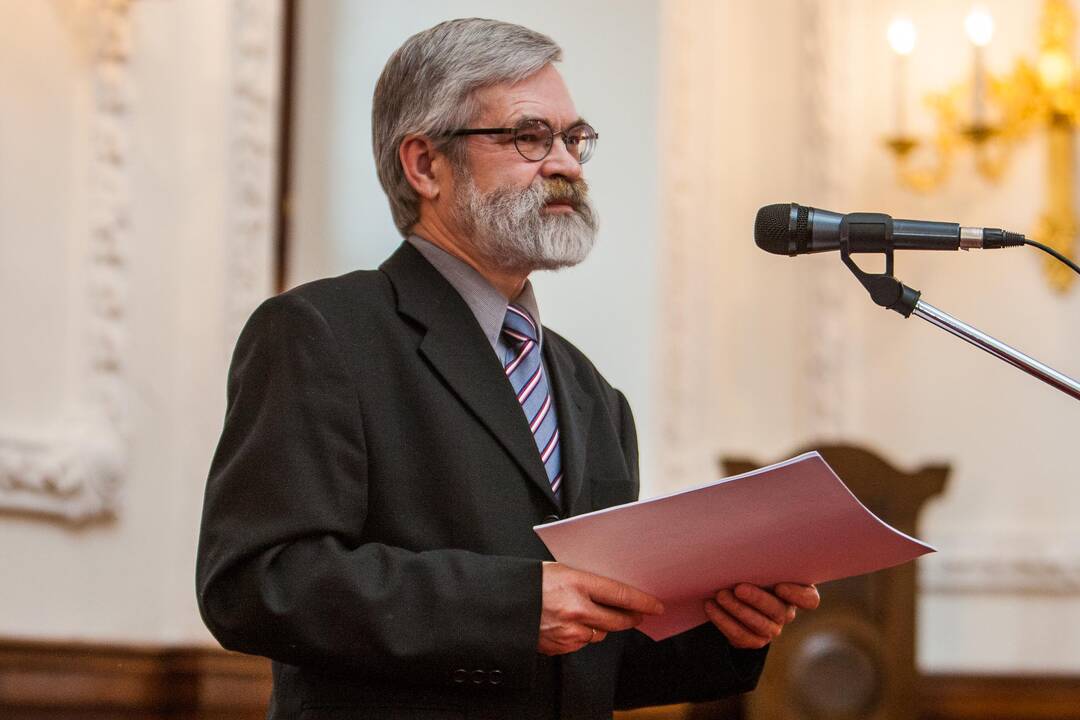 Kauno rotušėje poetui V. Braziūnui įteikta B. Brazdžionio premija