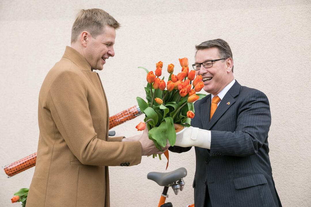 Atidengta gatvės lentelė olandų kalba