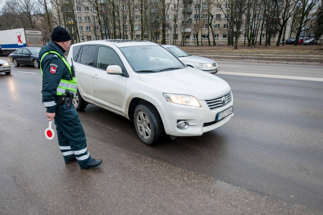 Kauno policija sveikino moteris