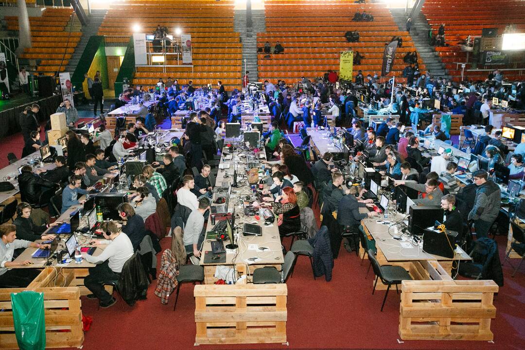 "InfoShow Lan Party" sporto halėje