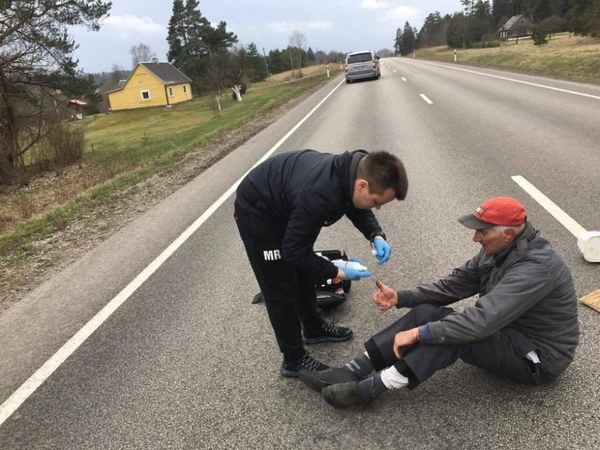 „Dragūno“ gydytojas suteikė pagalbą partrenktam dviratininkui