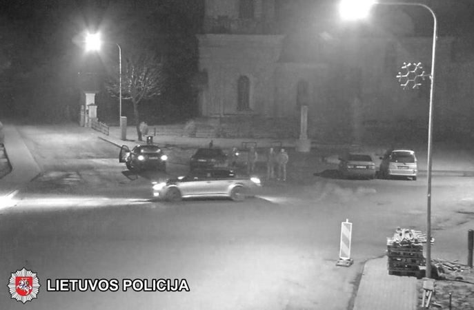 Jaunuoliai su BMW „piešė“ saulutes, dabar turi rimtų bėdų