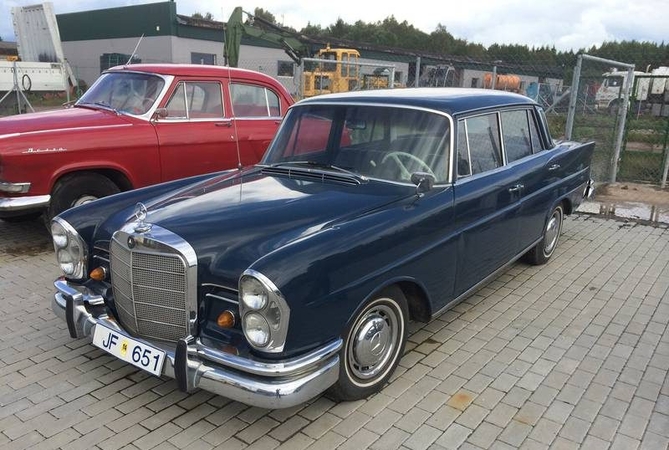 Senoviniai automobiliai: kadaise buvę prestižiniai, dabar vėl geidžiami