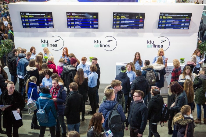 Būsimi studentai atsakymų ieško Kaune 