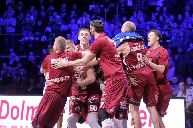 „Lietkabelio“ krepšininkai pirmieji šoko pergalės šokį