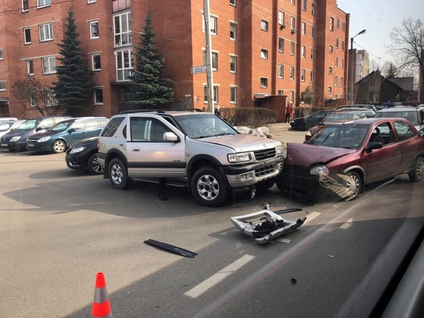 Avarija Dainavos rajone: susidūrus dviem automobiliams nukentėjo vaikas