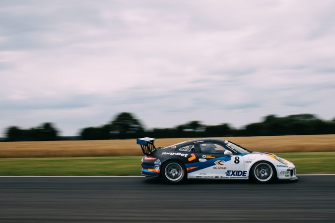 „Porsche Carrera Cup GB“ dalyvaujantiems lietuviams – Škotijos kalnų iššūkis