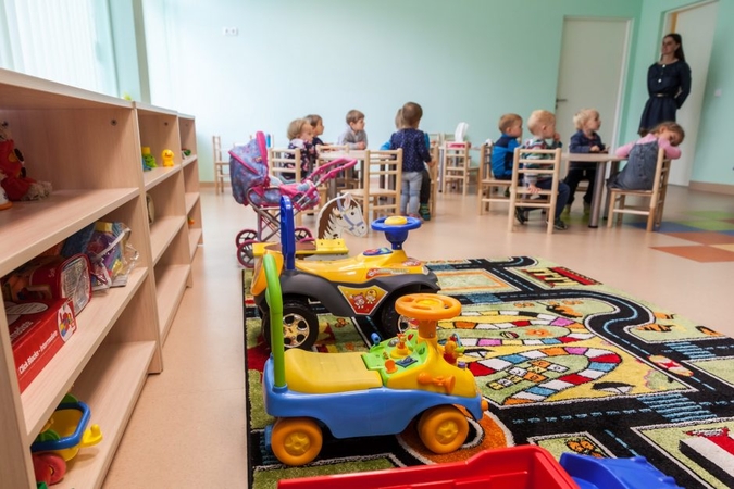 100 eurų kompensacija už darželį pasinaudojo beveik 5 tūkst. šeimų