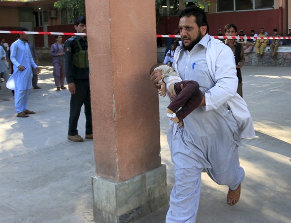Stiprus žemės drebėjimas supurtė Afganistaną, Indiją ir Pakistaną