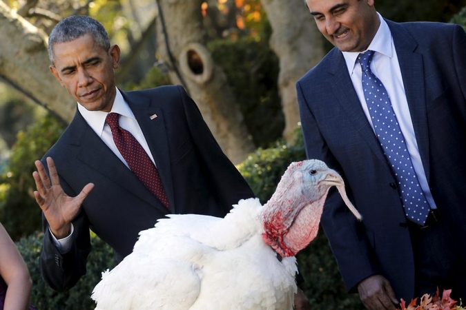 Padėkos dienos išvakarėse B. Obama suteikė malonę dviem kalakutams 