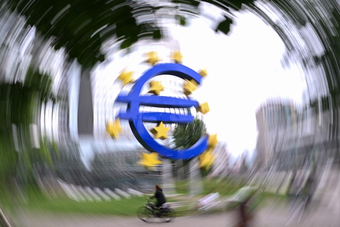 Euro zonos ir visos ES ekonomika pirmąjį metų ketvirtį augo 0,6 procento