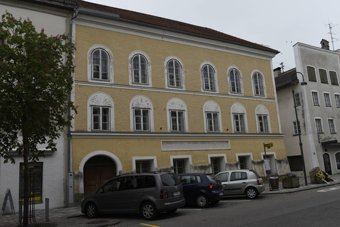 Austrai nežino, ką daryti su namu, kuriame gimė Hitleris
