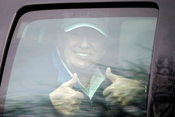 D. Trumpas pareiškė, kad nebesipriešins vyriausybės pagalbai J. Bideno komandai