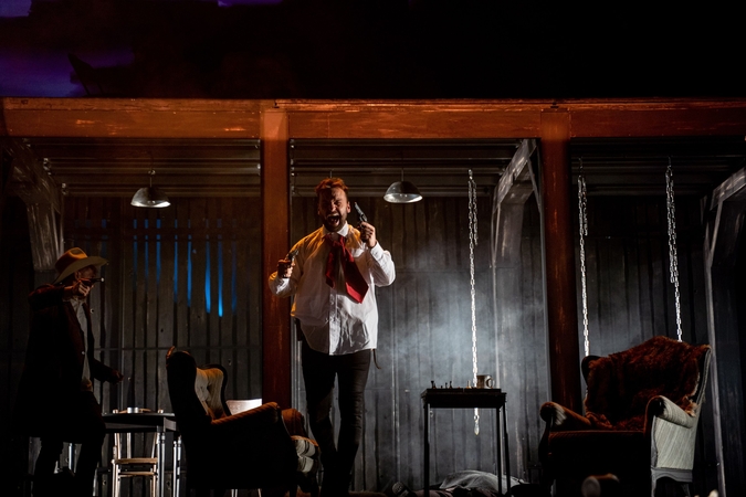 Grėsmingojo aštuoneto kelionė iš Holivudo į Lietuvos teatrą