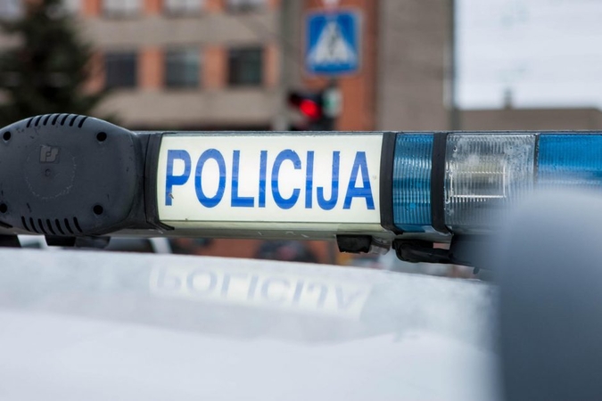 Į statomą namą – pro stogą: pavogė statybinius įrankius