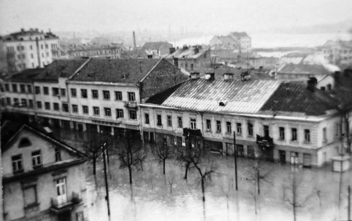 Padėtis: per 1946 m. potvynį apsemta Laisvės alėja (tuo metu Stalino prospektas).