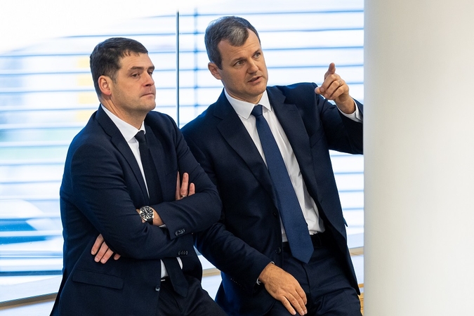 Iš kairės: Remigijus Žemaitaitis, Gintautas Paluckas.