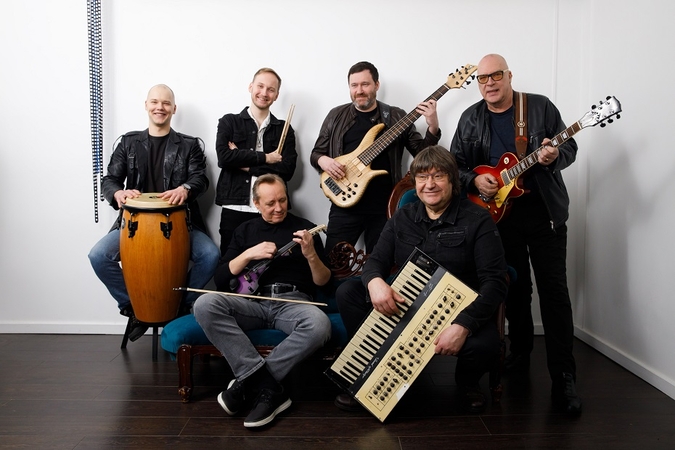 Latvių grupė „Zodiac“.