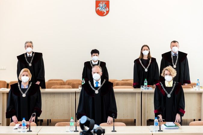 Vienas advokatų Sausio 13-osios byloje atsiėmė savo skundą LAT