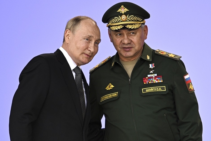 Apibūdino situaciją Rusijoje: S. Šoigu jau verkia – V. Putinas išsirinko naują favoritą