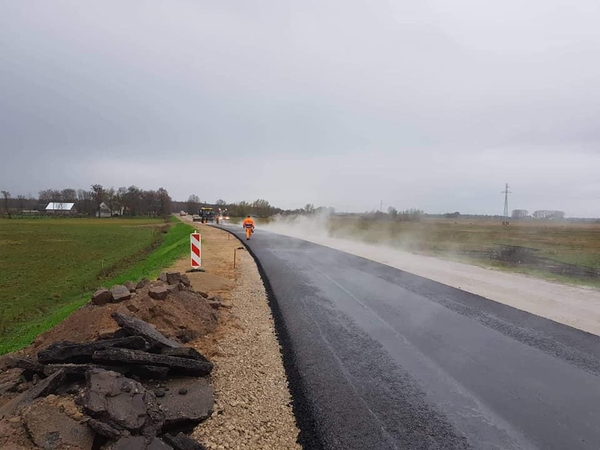 Patogumai: žiemą rusniškiai salą pasiekia kol kas dar ne iki galo baigtu kloti keliu.