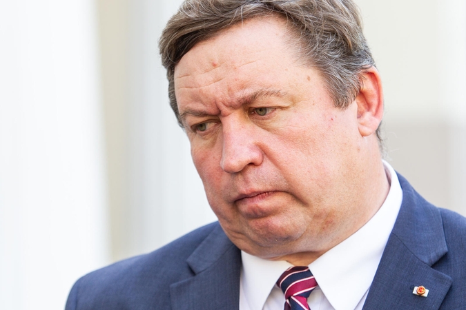 R. Karoblis pas G. Nausėdą atskubėjo su prašymu