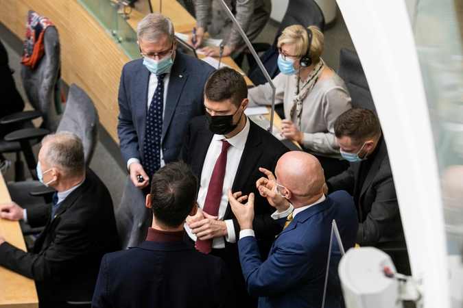 Pasipiktino dėl M. Majausko žodžių: pasielgė su opozicija kaip su šiukšlėmis