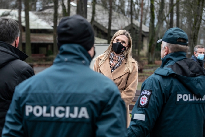 Ministrė apie judėjimo ribojimus savaitgalį: policija mobilizuosis maksimaliai