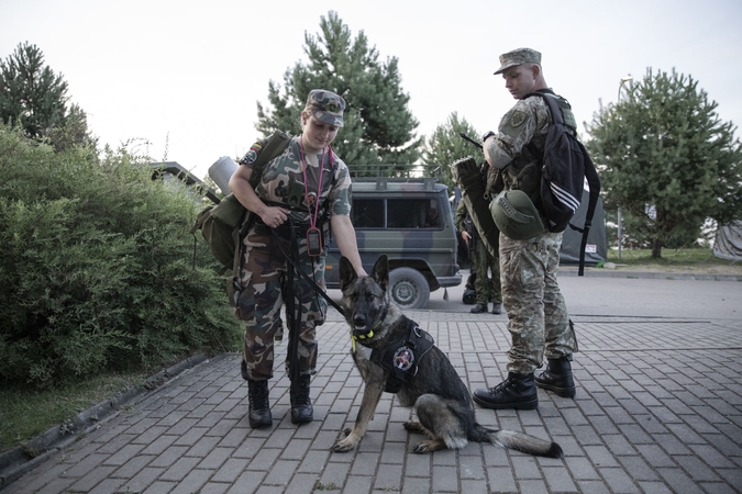 Komitetas pritarė, kad suteikti daugiau įgaliojimų kariams reikėtų Seimo sprendimo