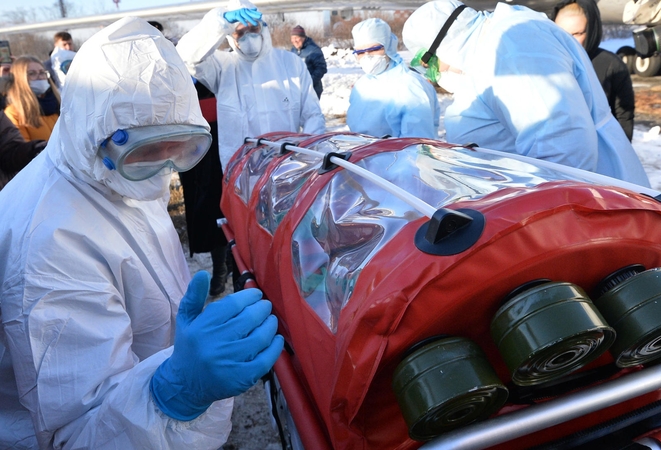 Koronavirusas toliau šienauja gyvybes: jau mirė daugiau nei 560 žmonių