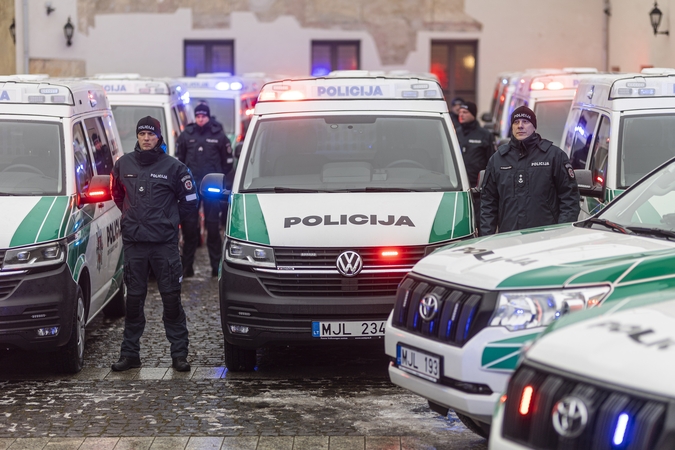 Policijai – 38 nauji automobiliai, vieną jų perduos kolegoms Ukrainoje