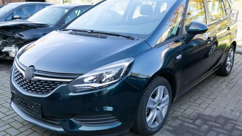 Neįtikėtina: salone įmanoma nusipirkti perdažytą ir remontuotą automobilį?