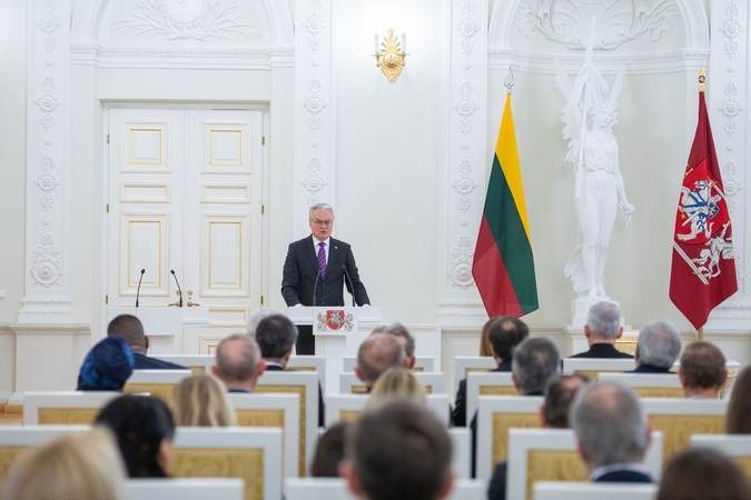G. Nausėda užsienio ambasadorius ragina telktis remiant Ukrainą