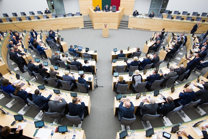 Apie savo susitikimus skelbia tik kas trečias Seimo narys