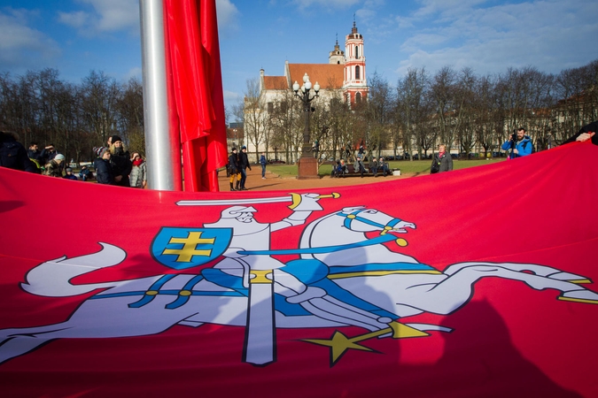 Vytis Lukiškių aikštėje: perspektyvos miglotos