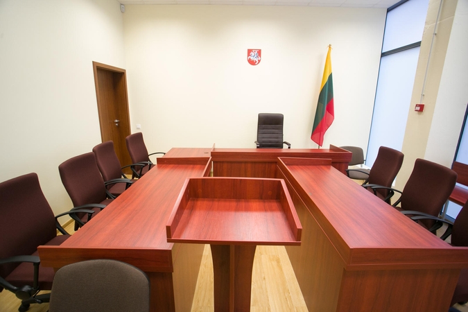 Iš girtos prie vairo sučiuptos ambasadorės konfiskuotas automobilis
