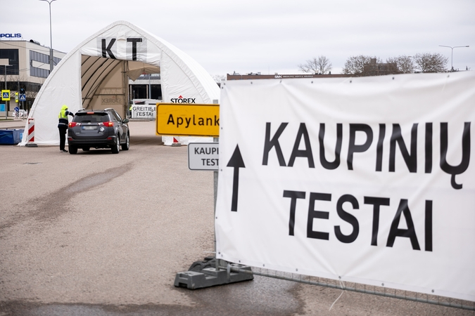 Ugdymo įstaigose stabdomi kaupinių tyrimai dėl COVID-19