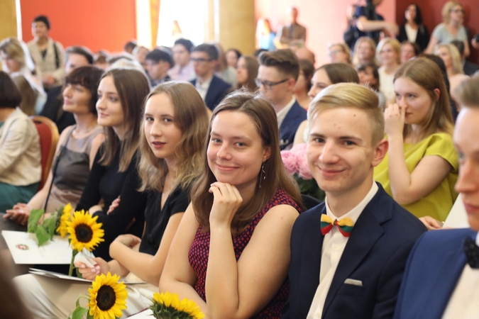 Abiturientai šimtukininkai atsisuko į kolegijas