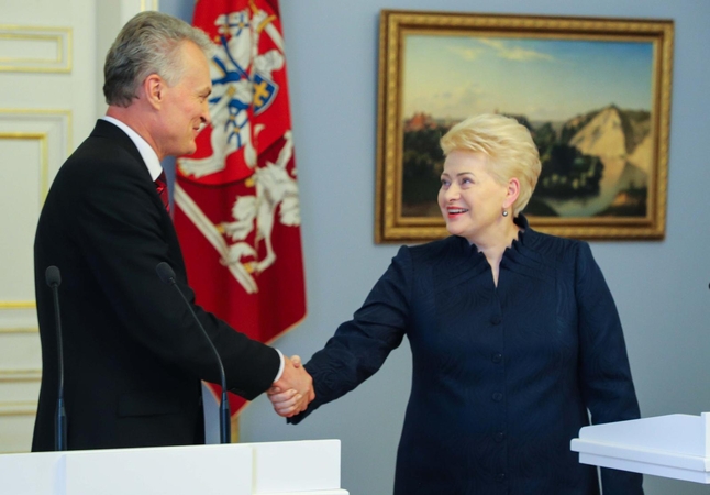 Prezidentės patarėjas: G. Nausėdai gali tekti atsisakyti kai kurių pažadų