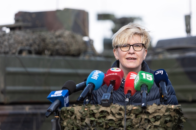 Premjerė dėl vokiečių brigados: diskusijas turi pakeisti konkretūs planavimo darbai