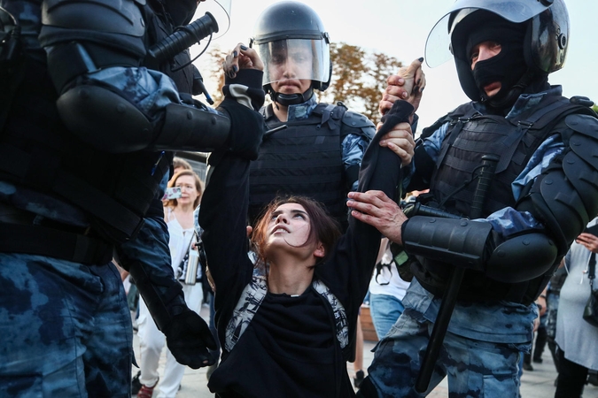 Lietuvos politikai prašo tarptautinių institucijų įvertinti suėmimus Maskvoje