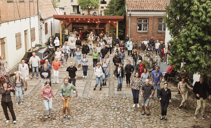 Linksmybės: lindihopo pamokoje dalyvavo per pusšimtį įvairaus amžiaus klaipėdiečių.