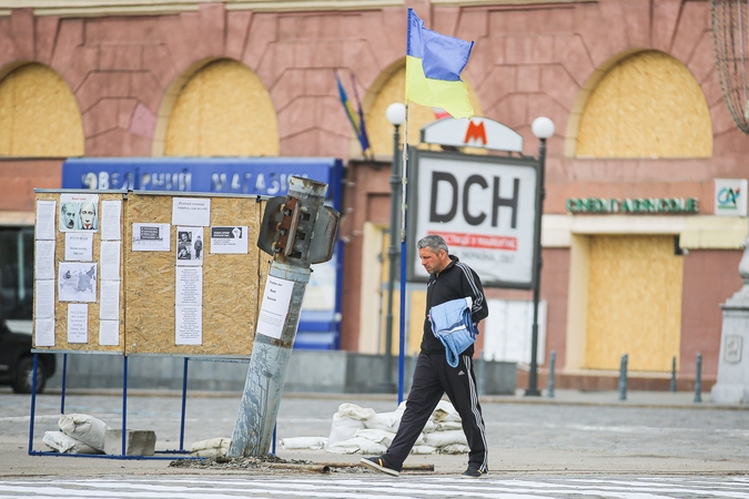 Ukraina: ketinama demontuoti monumentą, skirtą tautų draugystei