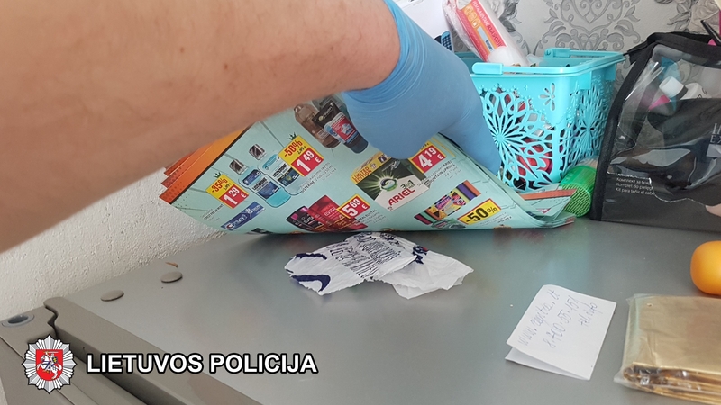Vilniuje sulaikytas narkotikų įsigijęs vyras ir dvi kvaišalais prekiaujančios moterys