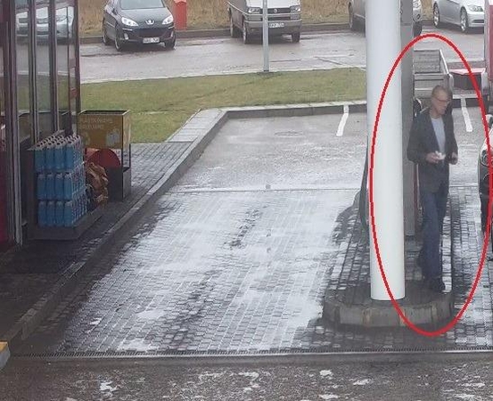 Policija prašo atpažinti vyrą: jis gali važinėtis pilku BMW