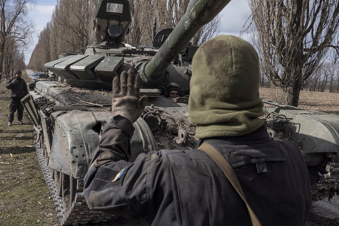 JK: keičiama strategija liudija, kad Rusijos pajėgos turi problemų Ukrainoje