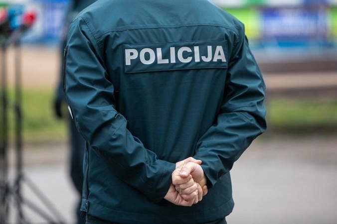 KET pažeidęs vyras sužalojo du uostamiesčio policininkus