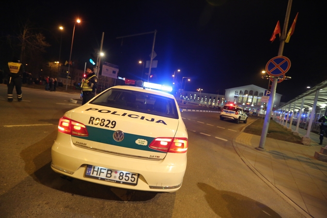 Oro uoste siautėjusiam girtam vyrui vietoj kelionės – šaukimas į policijos komisariatą